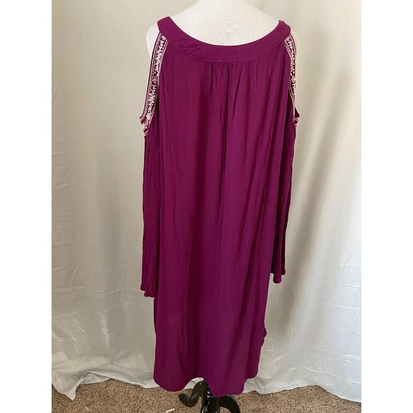 Time & Tru Plum Purple Cold-Shoulder Keyhole Embroider Trim Textured Midi Dress - Picture 7 of 12